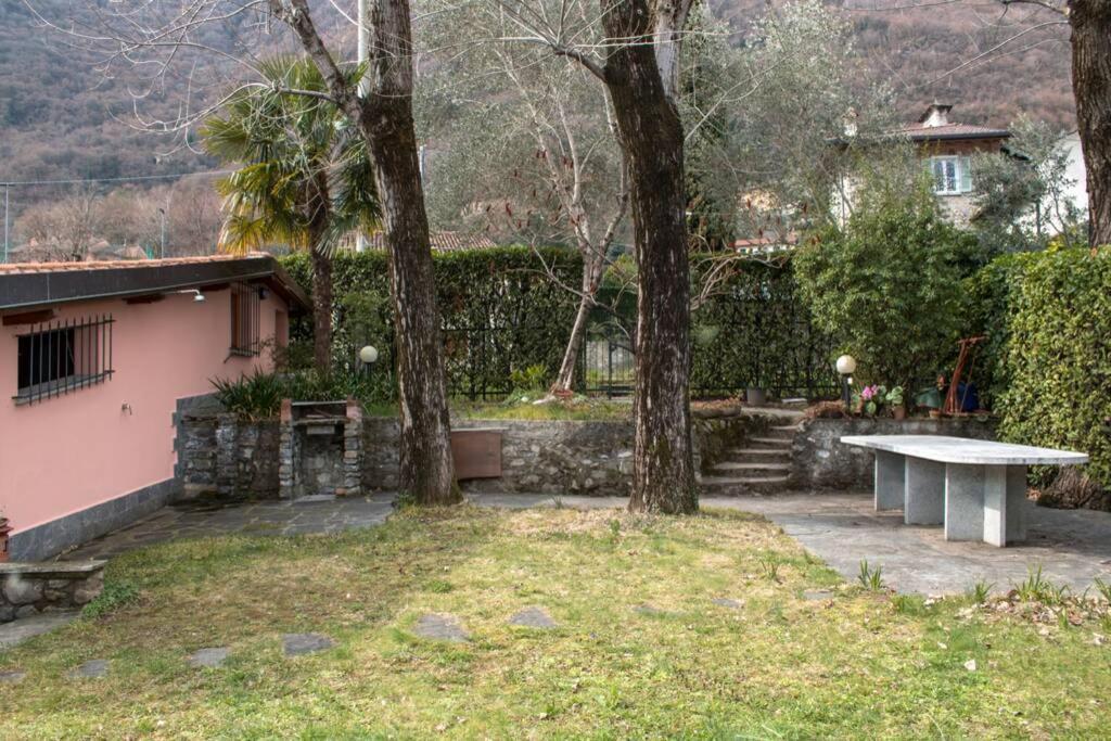 Como Lakeside Cottage - Lakefront Private Garden With Private Access To The Lake Onno Bagian luar foto
