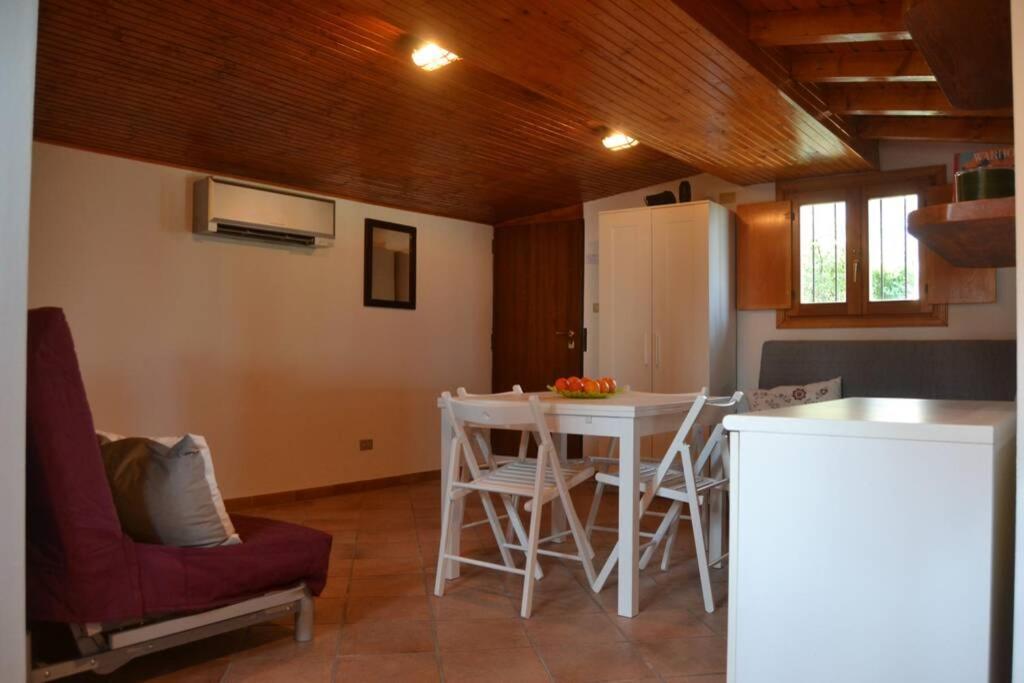 Como Lakeside Cottage - Lakefront Private Garden With Private Access To The Lake Onno Bagian luar foto