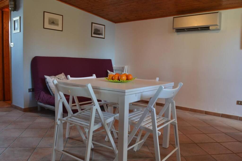 Como Lakeside Cottage - Lakefront Private Garden With Private Access To The Lake Onno Bagian luar foto